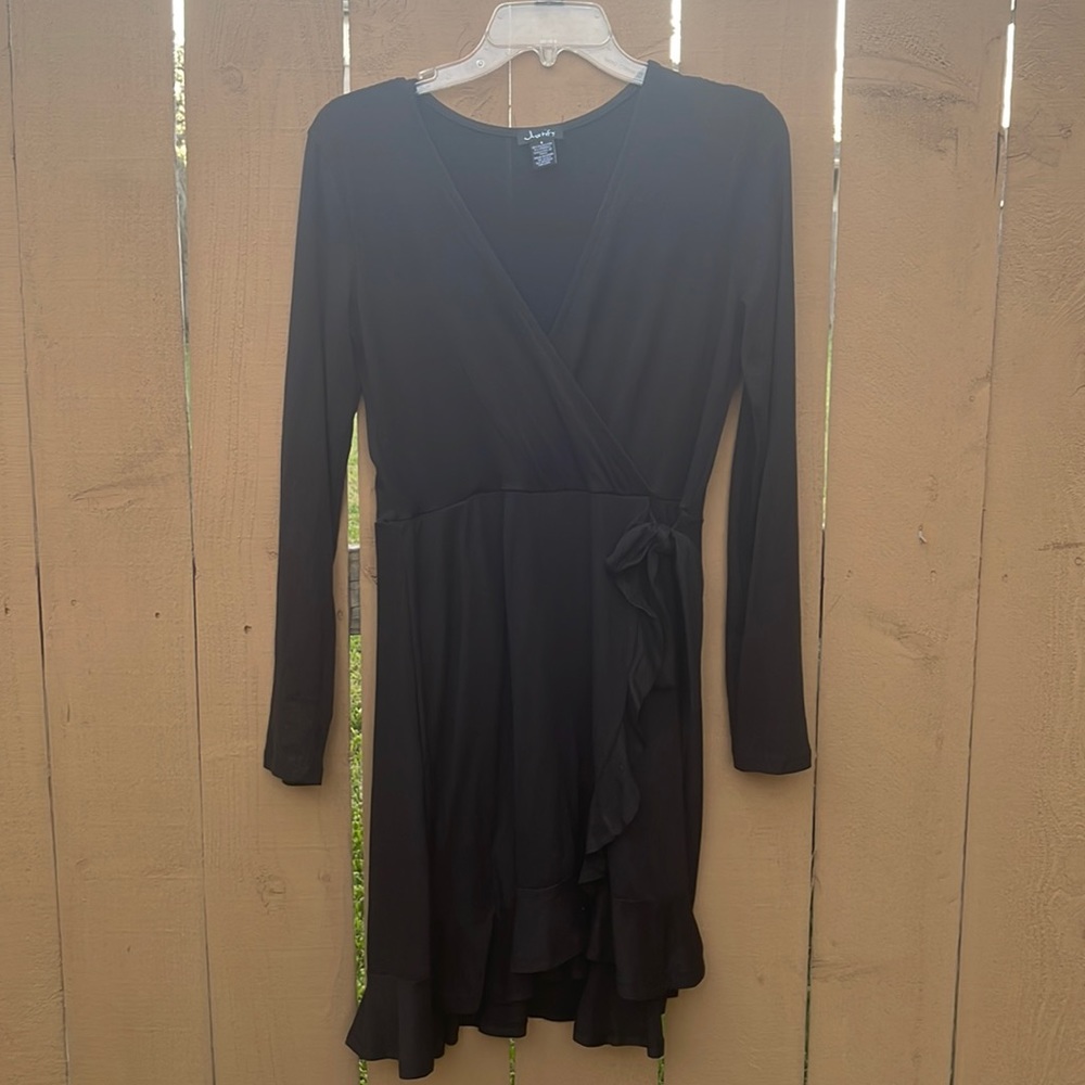 BLACK DRESS!